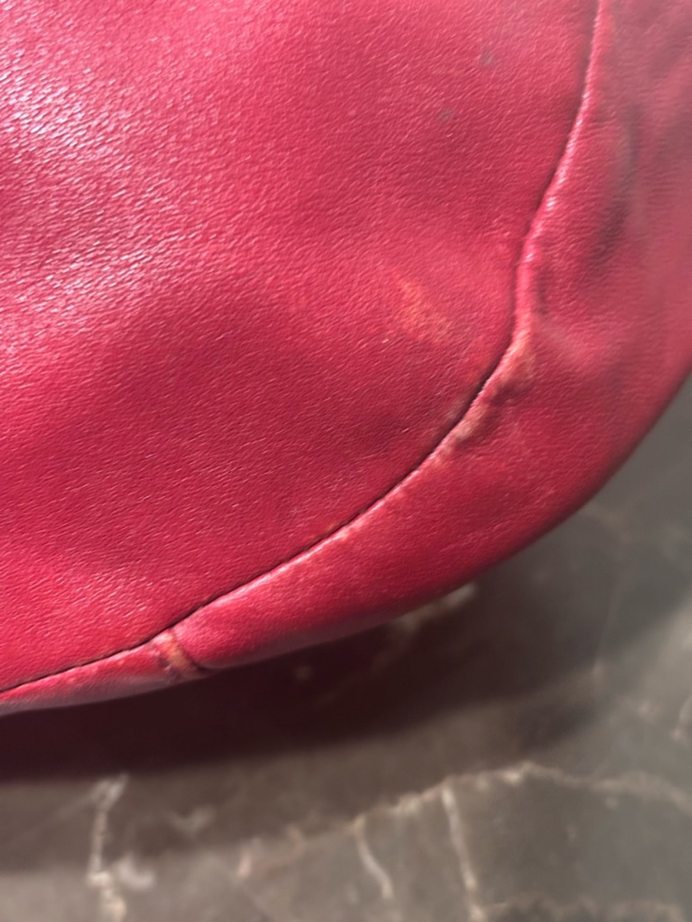 Stylish Red Leather Shoulder Bag - Fashionable Everyday Carry - Picture 8 of 8